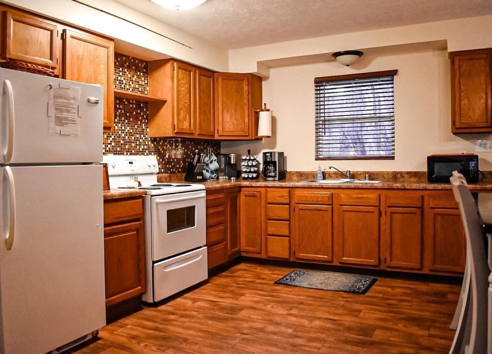 Open kitchen floor plan