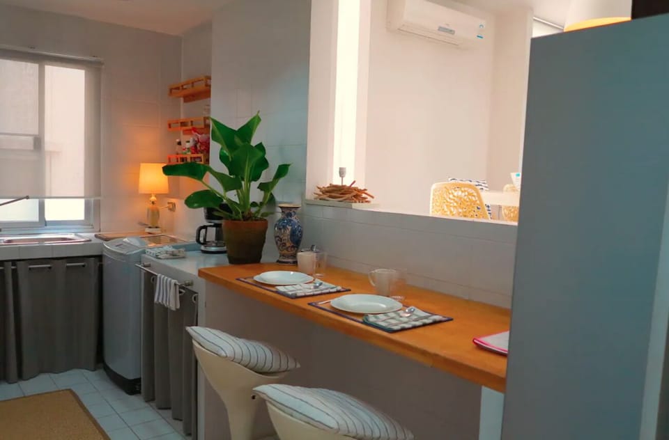 Diner area and kitchen 