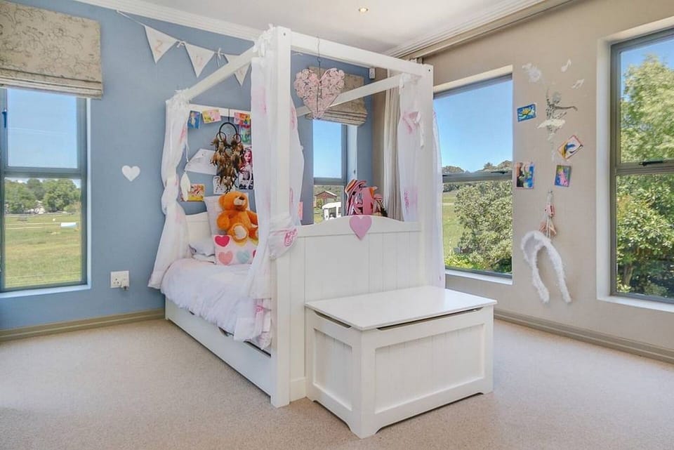 Guest bedroom en-suite