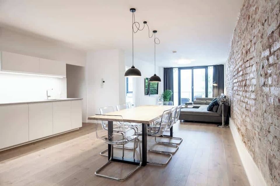 Kitchen & Dining Table