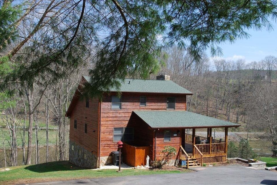 Riverfront Cabin