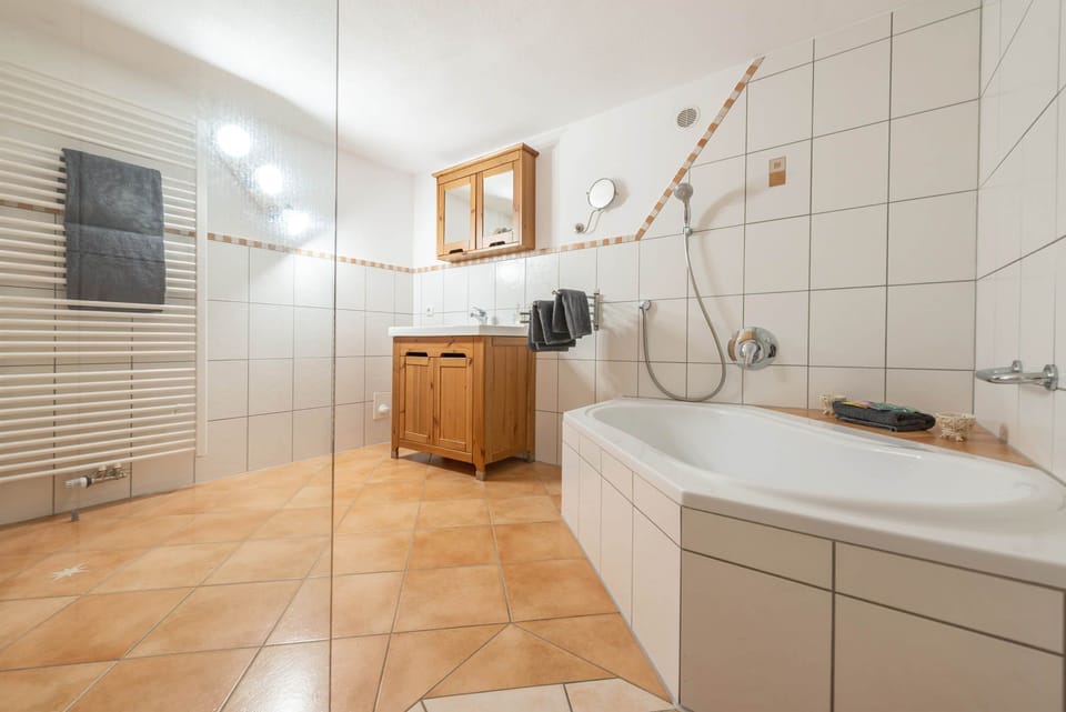 Bath/Shower