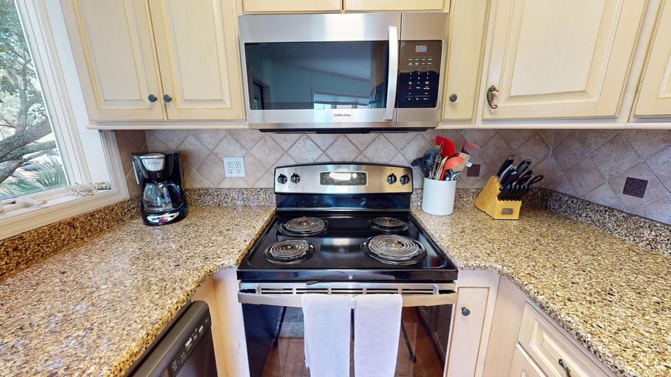 1505-Forrest-Kitchen