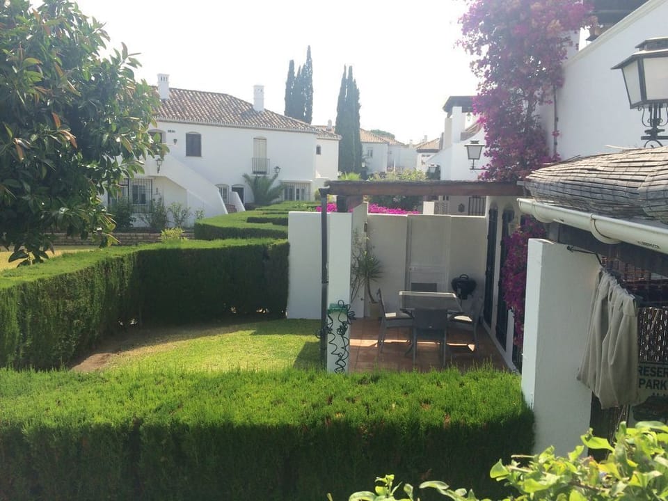 Garden (south facing)