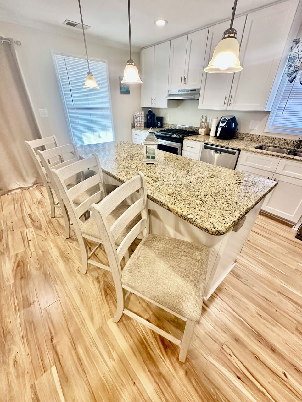 Kitchen island with seating for 4
