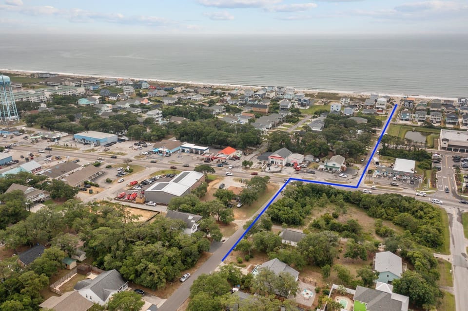 LOCATION LOCATION LOCATION!! The beach access is a quick 6 minute walk away