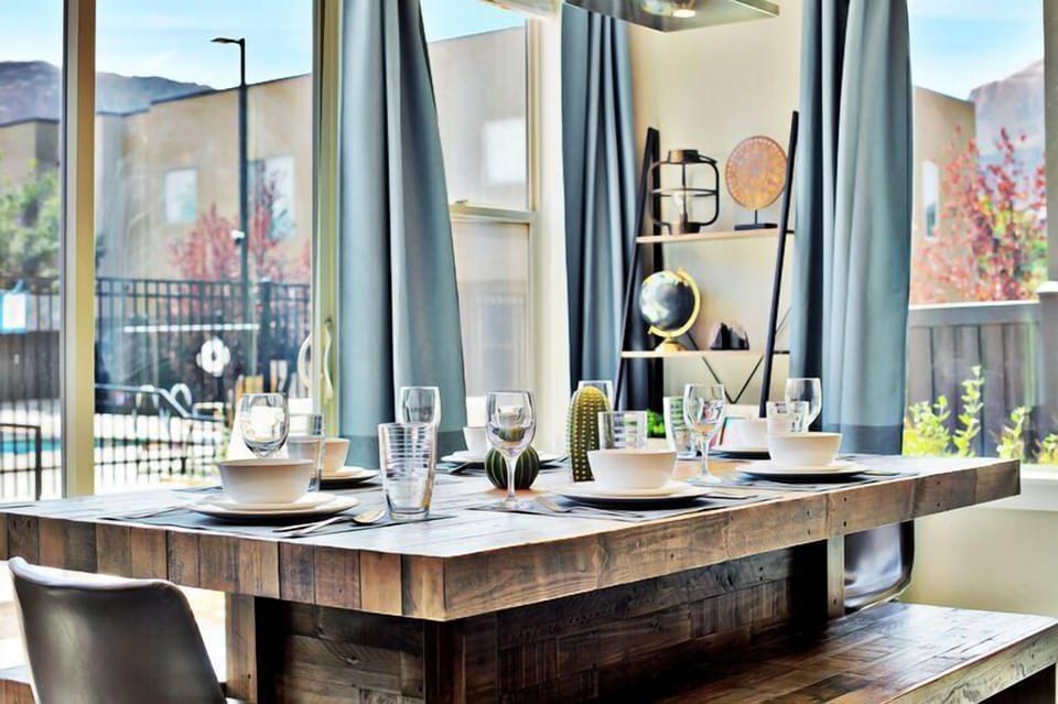 623 Dining area