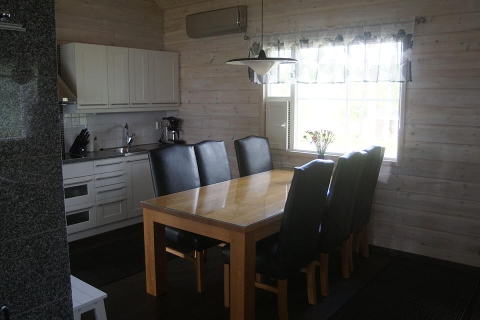 Kitchen area. Kitchen