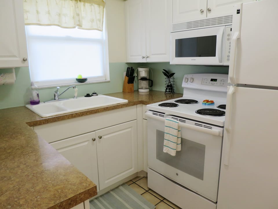 sanddollarvillakitchen