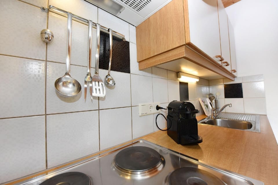 Kitchen area. apartment Philipp - cooking like at home - Galtür Tirol Paznaun-Ischgl