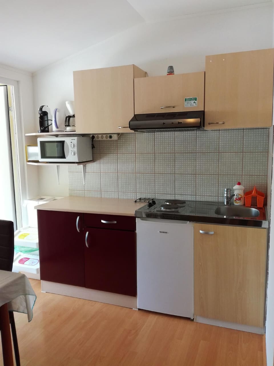Kitchen area. Kitchenette