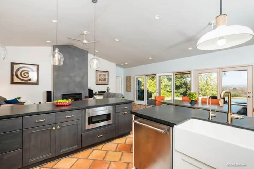 Kitchen w/microwave, dishwasher, large refrigerator w/ice maker, gas stove/oven