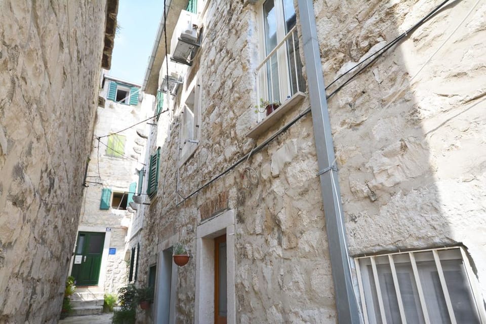 Entrance to the studio - second door