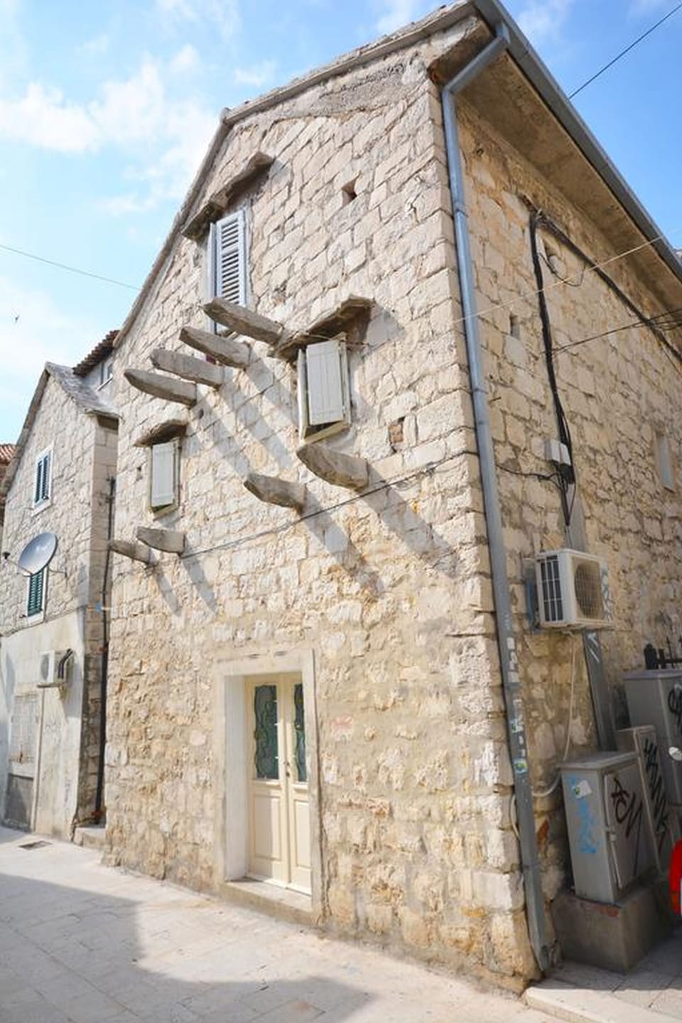 Dalmatian stone house, property building