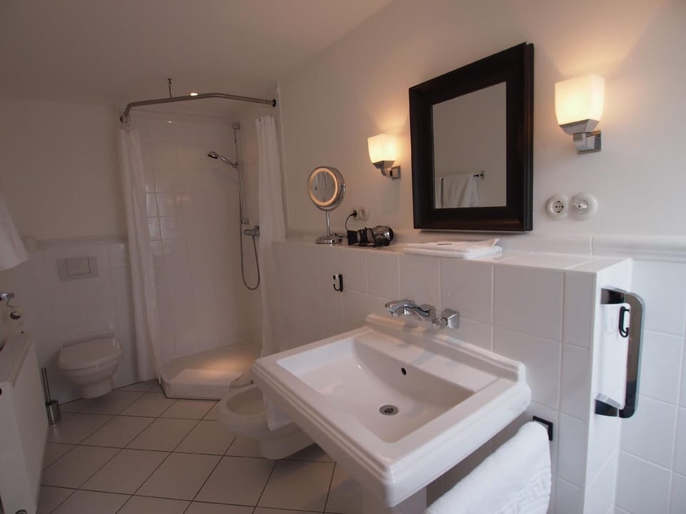 Bath/Shower
