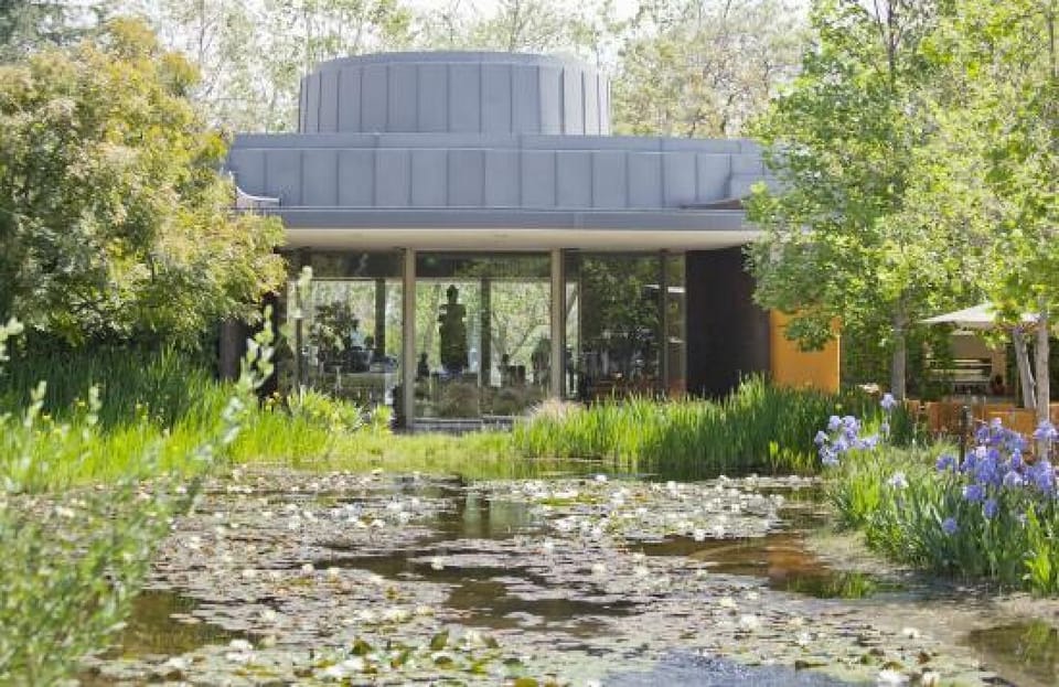 Almost 5 minutes drive to Norton Simon Museum.