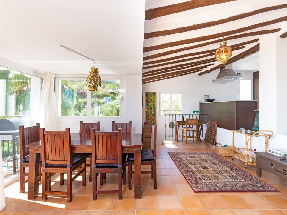 Room, Property, Dining Room, Furniture, Ceiling, Building, Interior Design, Floor, Real Estate, House