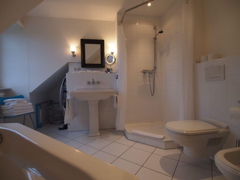 Bath/Shower