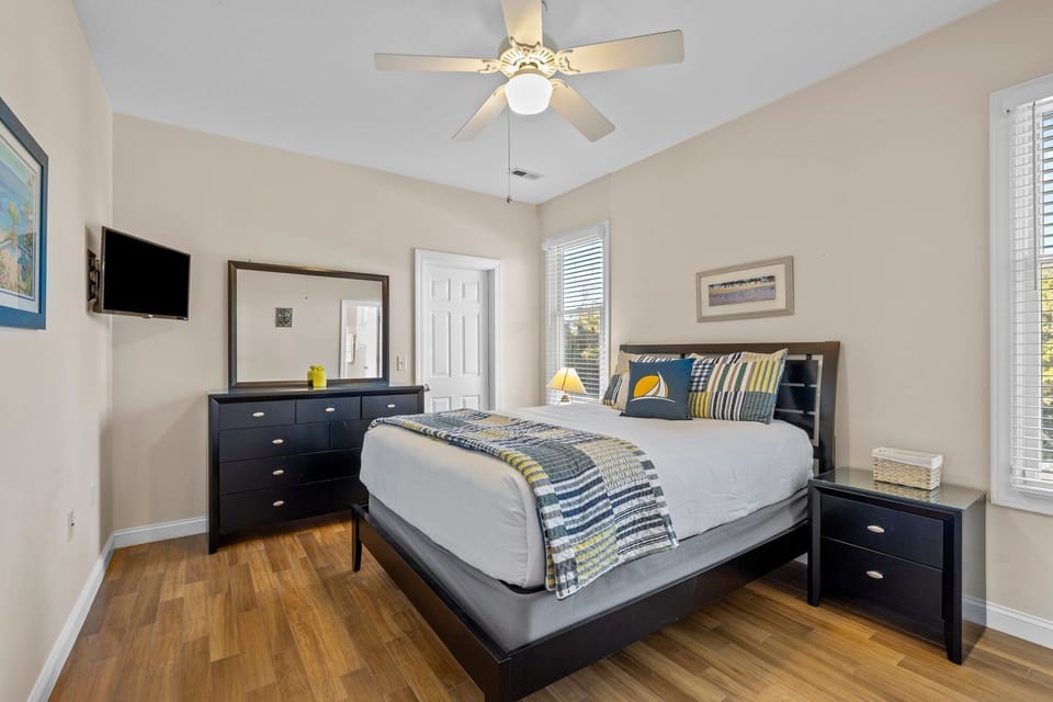 2 Queen Bedroom