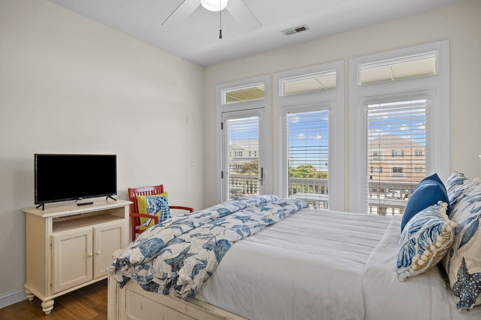 2 Queen Bedroom