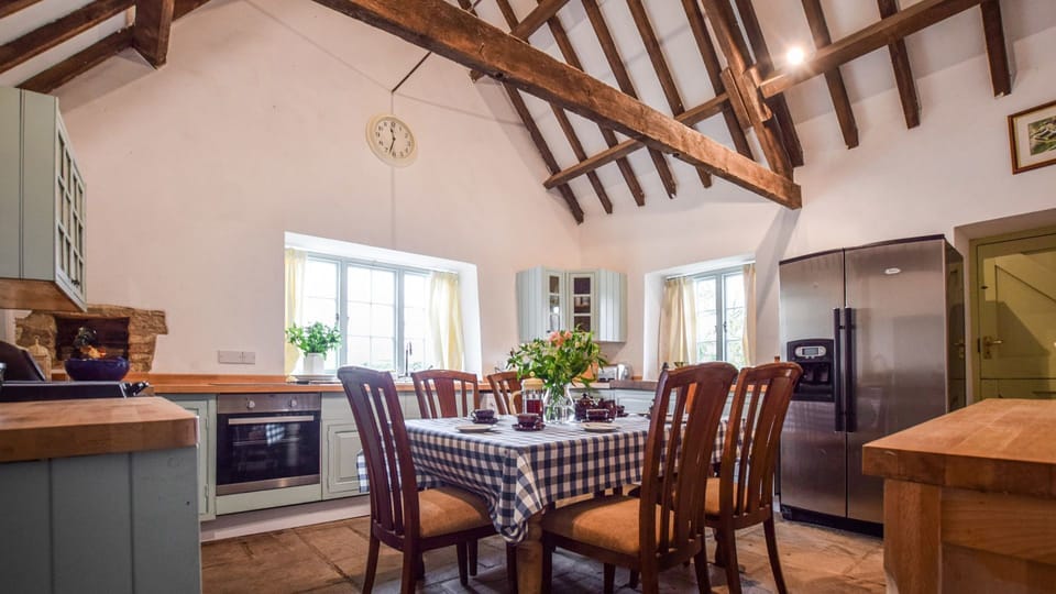 Kitchen, Butts Farm, Bolthole Retreats