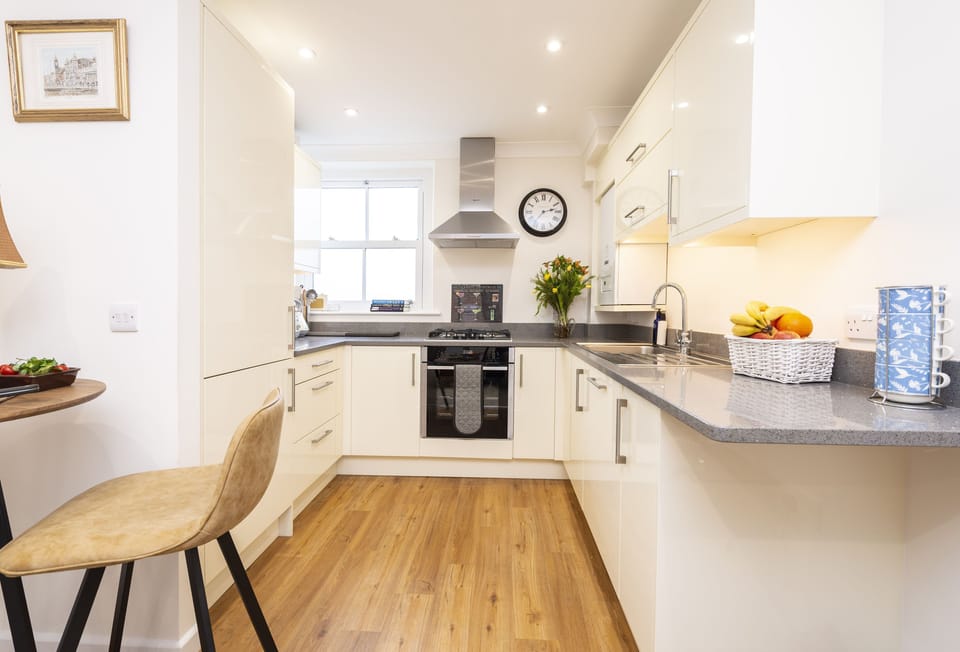 Berwick, Wimborne Minster: Kitchen and dining area