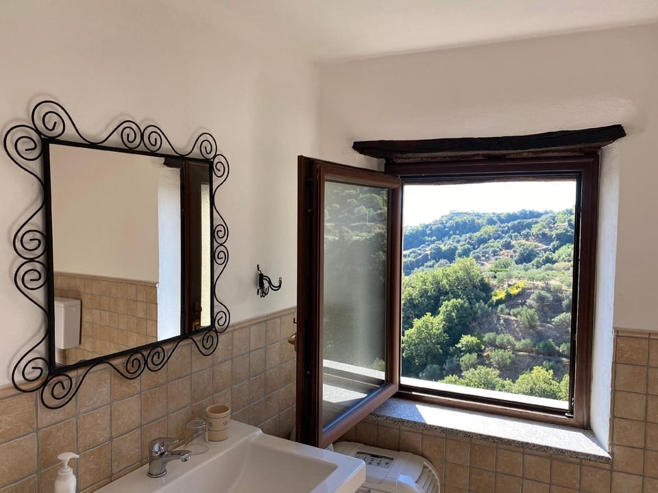 Bath/Shower