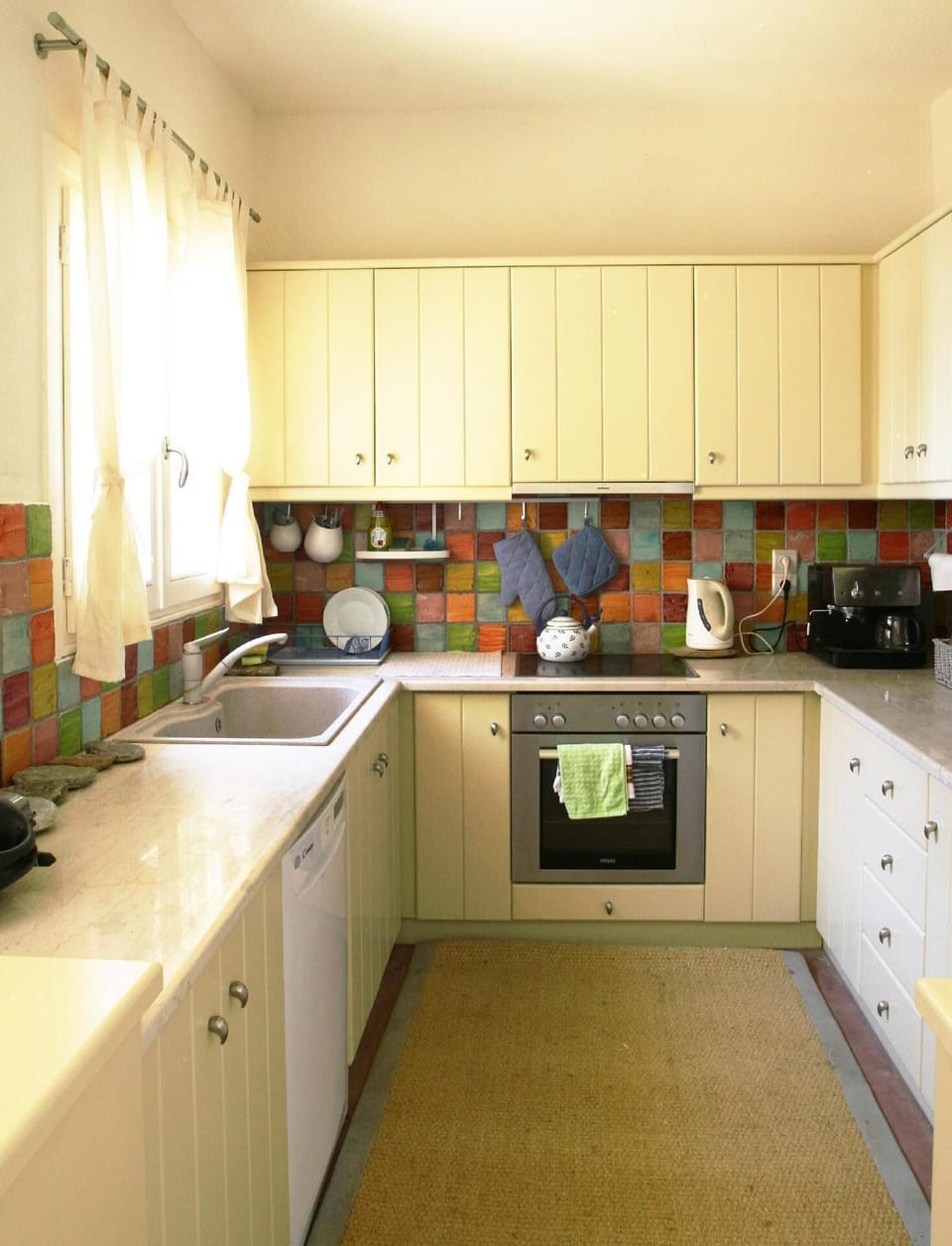 COTTAGE 1 KITCHEN
