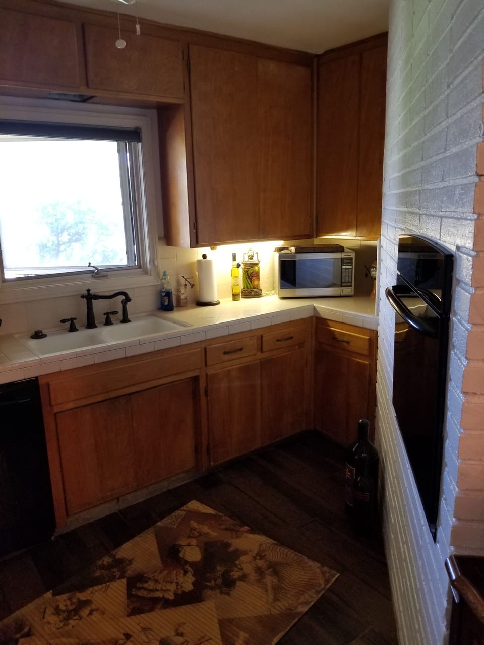 Kitchen area well stocked with all cooking essentials.