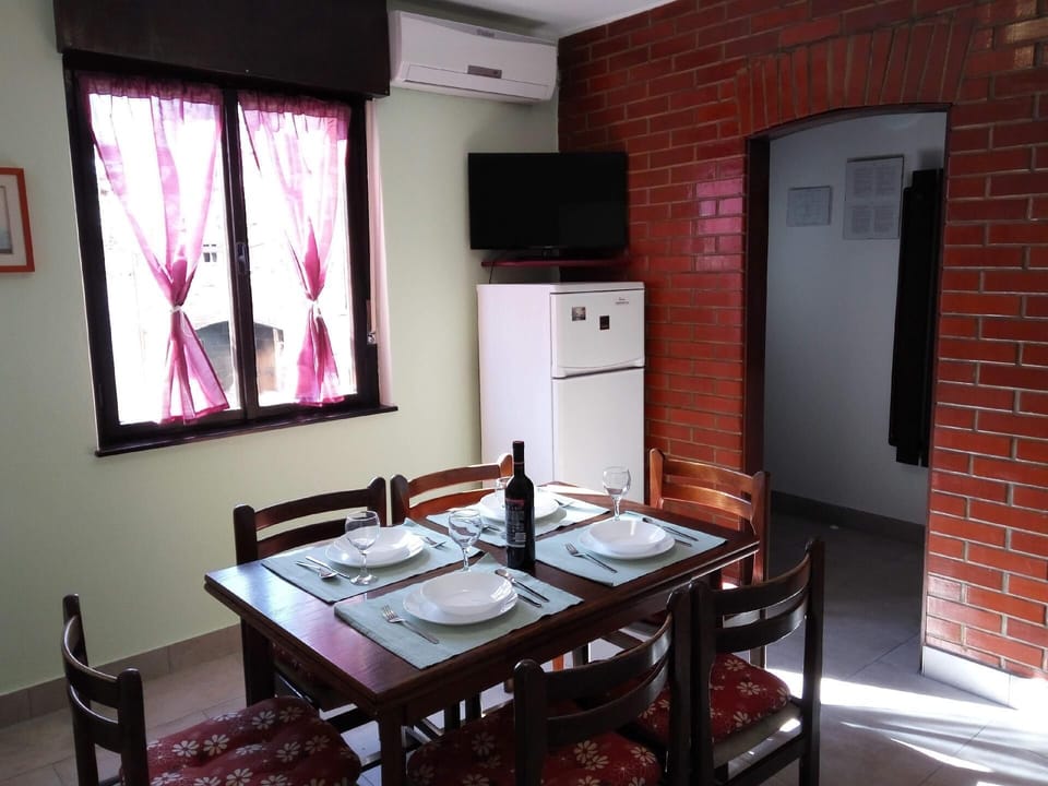 Dining area. kitchen large apartment