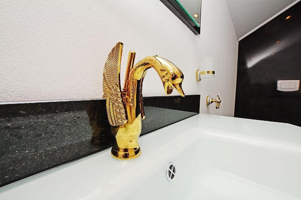Bath/Shower