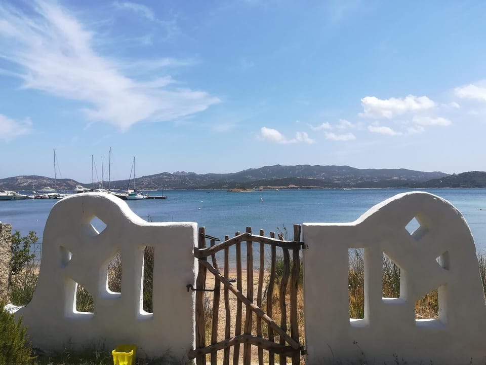 Access to the beach from the garden