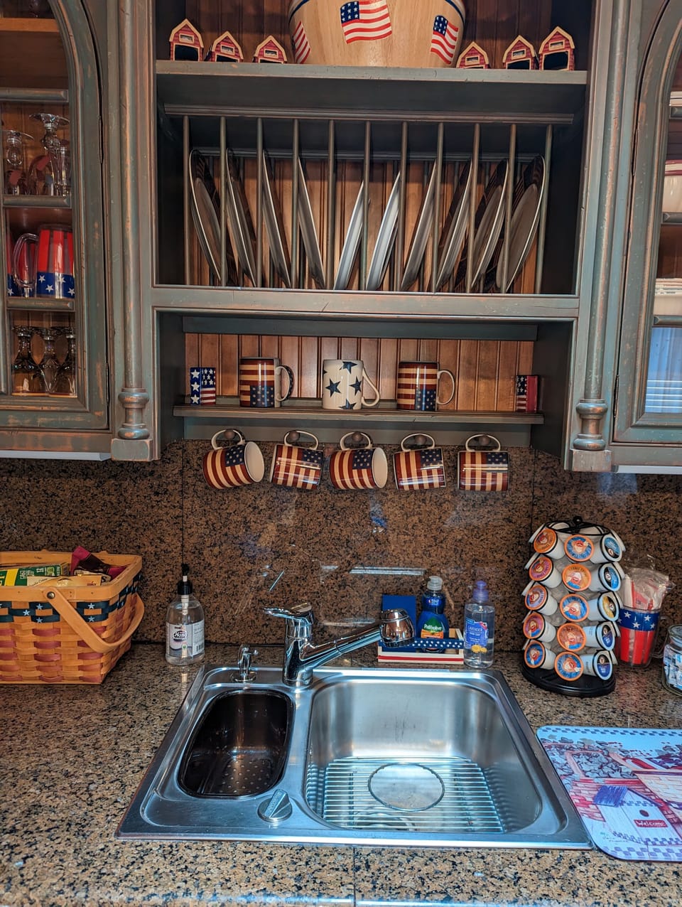We stock a variety of coffee, tea and snacks in case you arrive late ☺️