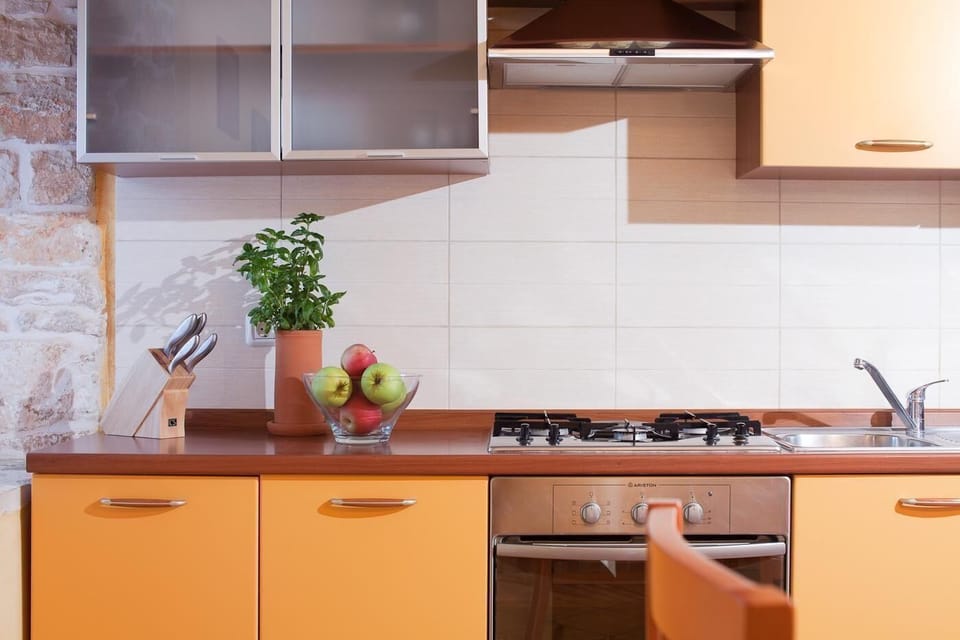 Kitchen area. Dining area and fully equiped kitchen