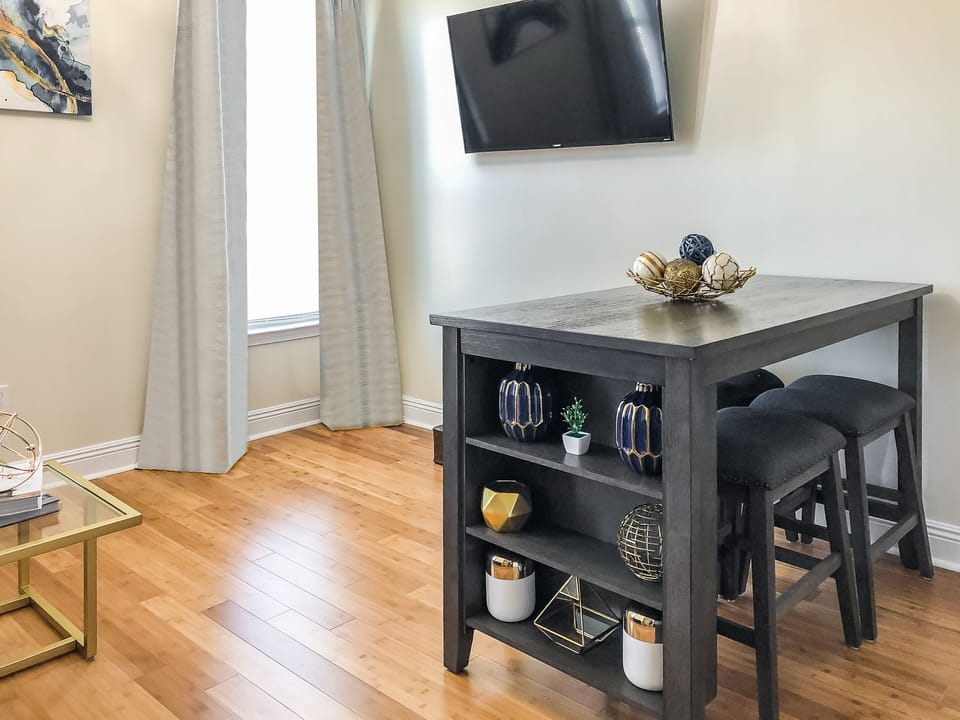 Living Room & Dining Area 