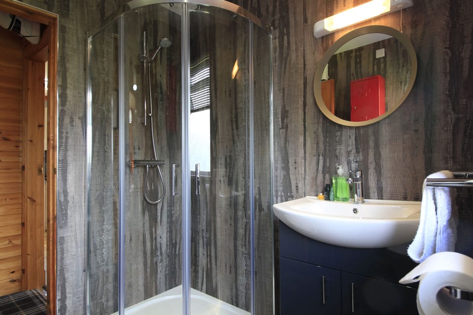 Lodge Loch Ness Bathroom