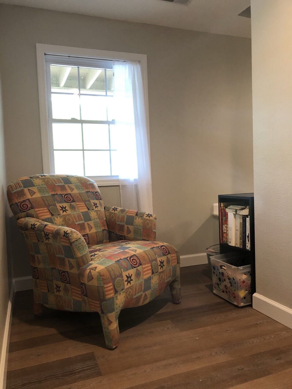 Reading nook with coloring books for the littles 