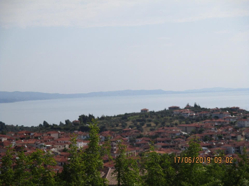 Town/city in general. View over Agios Nikolaos to the sigitiko golf