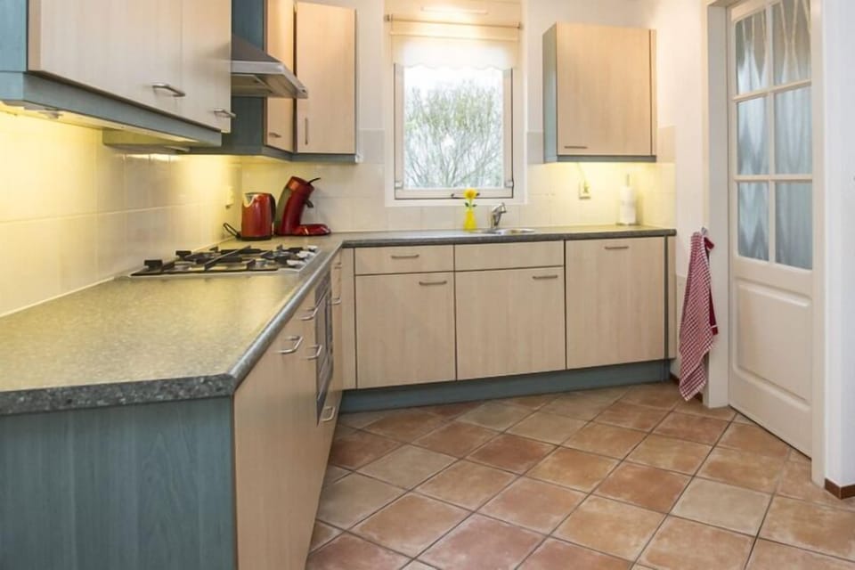 Kitchen area. Kitchen