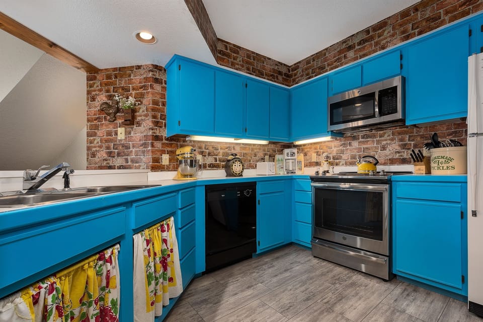 Fully Stocked Kitchen