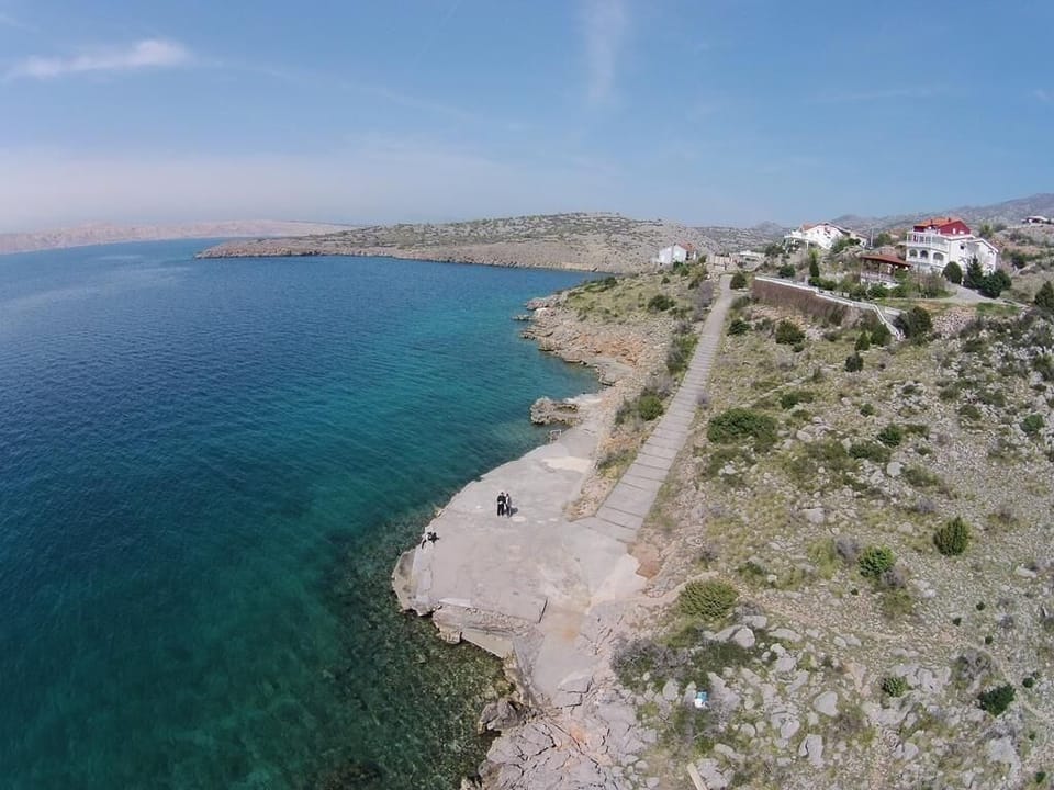 Area that directly surrounds the property. beach 1