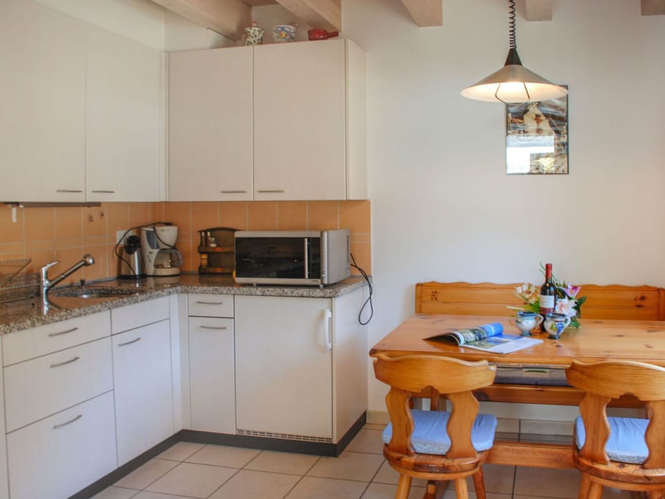 Room, Property, Kitchen, Furniture, Countertop, Cabinetry, Building, Floor, House, Interior Design