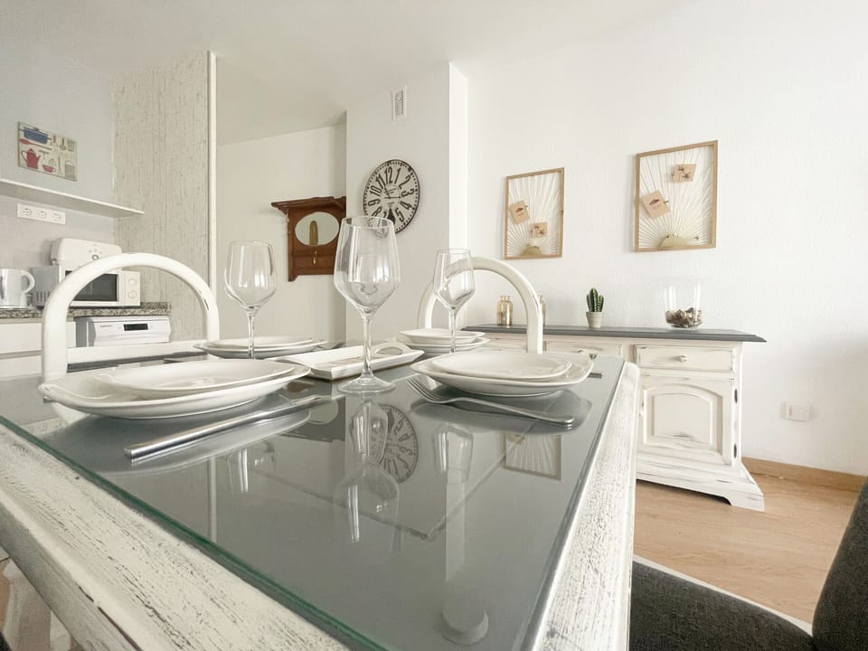 Dining Room with Chic and Functional Style.