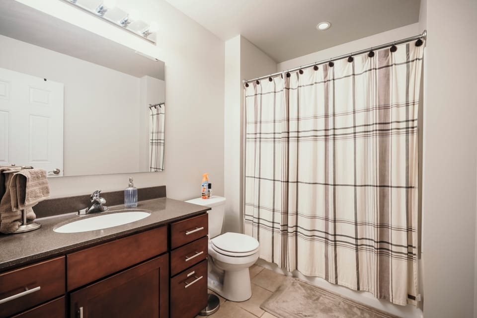 Bathroom 2- 2nd Floor