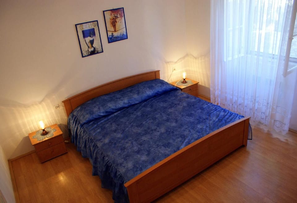 Second sleeping room