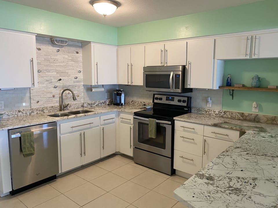 Fully equipped kitchen.