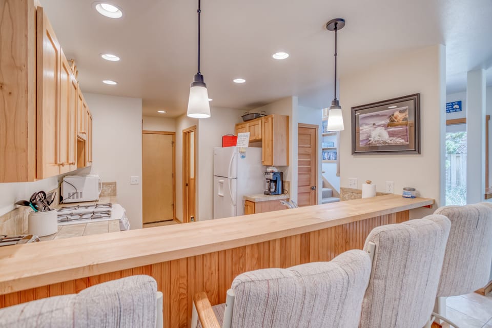 Kitchen seating with Kitchen Views