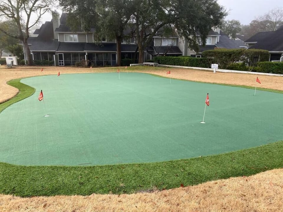 Resort Putting Green 