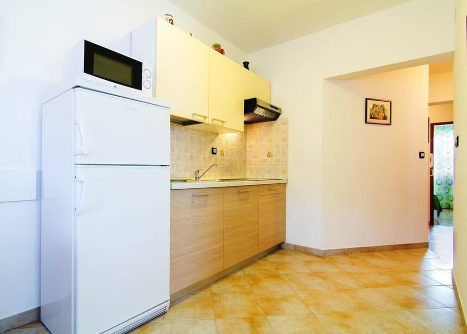 Kitchen area. Kitchen