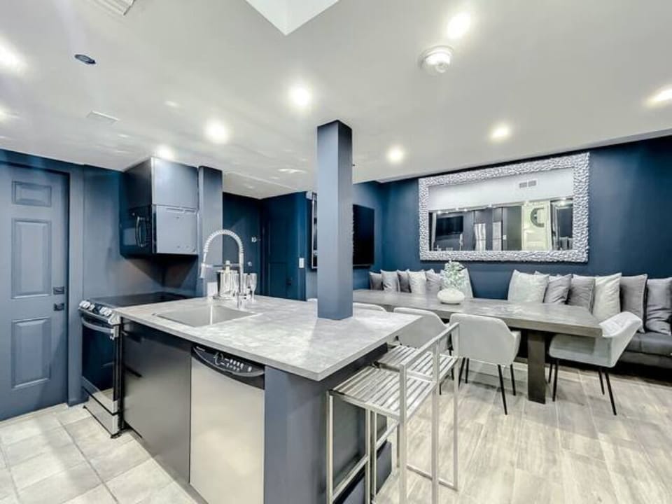 Full-size kitchen with brand new state-of-art with in-kitchen dining.
